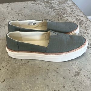 TOM Parker Slides Sage Green Women’s size 9.5